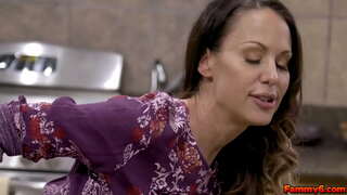 İsti esmer Mackenzie Olub, olur bir az DNT gənc gülsarının böyrünə və onu vadar cum