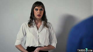 Supruga куажа naređuje svom zaposleniku Авангарду трахнуть joj муженька