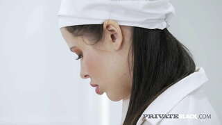 Manĝado en la kuirejo! Seductora infaneto Cassie Fajro kontenta kun tio BBC viando, prenante ĝin profunda en ŝia pussy ĝis ĝi estas tempo por iu anal! Bon Apetito! Plena Filmo &amp;amp; 1000aj jaroj Pli ĉe PrivateBlack.com!