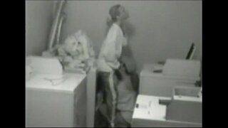 ���្ទើយនៅក្នុងបន្ទប់បោក