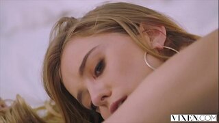 VIXEN μοντέλο έχει καταπληκτικό άγριο σεξ με το αφεντικό